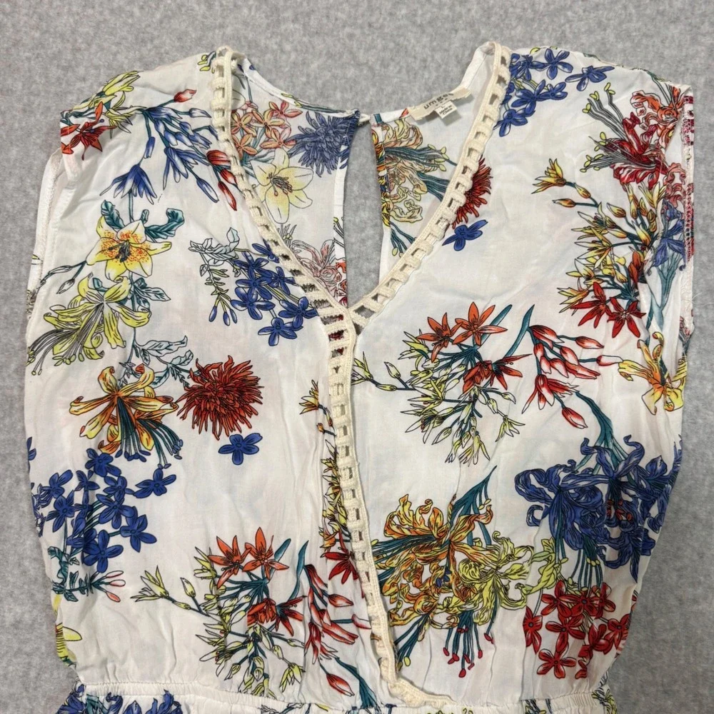 Umgee USA Floral Crochet Trim Romper Womens Large White V-Neck Sleeveless Boho - Picture 3 of 12